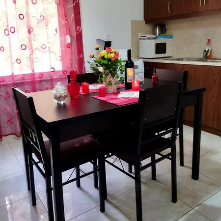 - Eva Apartament Retimno